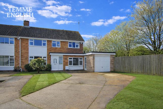 5 bed property, in Linnets "Birds Estate" Kingswood SS16, £550,000