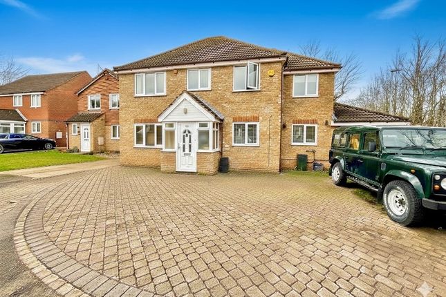 4 bed property, in Benington Close, £550,000