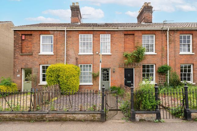 2 bed property, in Russell Terrace, £290,000
