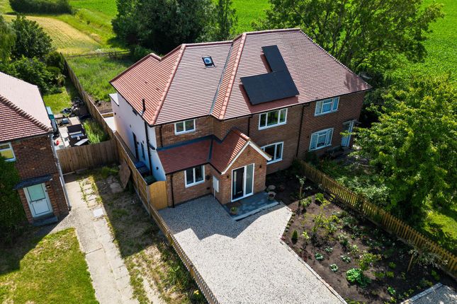 4 bed property, in Streetly End, £499,950