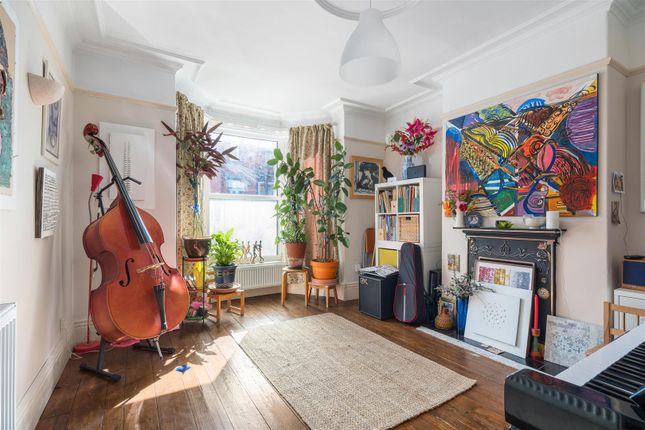 3 bed property, in Penrhyn Road, £360,000