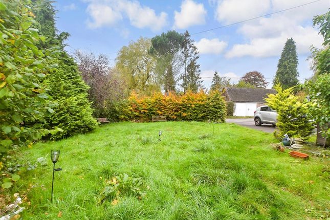 3 bed property, in The Clears, £875,000