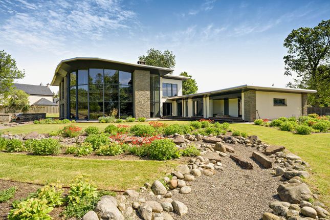 5 bed property, in Burnside, £975,000