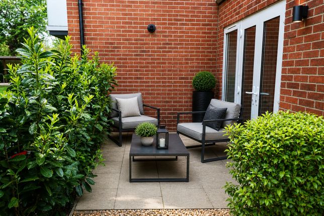 2 bed property, in Packhorse Road, £575,000