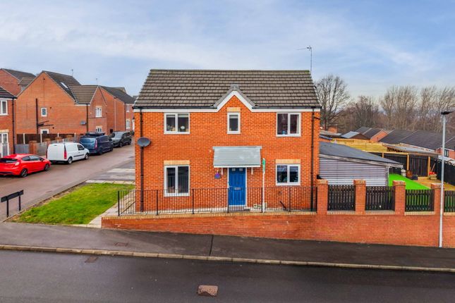 4 bed property, in Bluebell Bank, £280,000