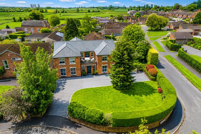 5 bed property, in St. Mary's Close, £1,000,000