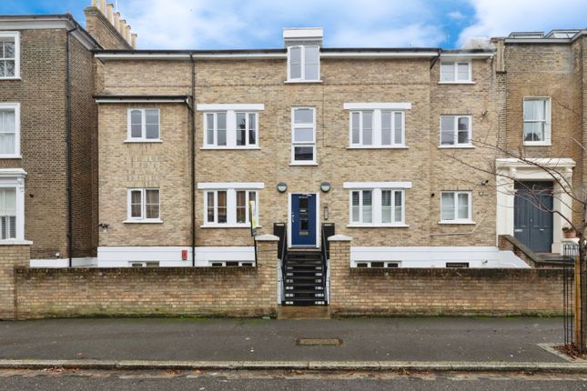 1 bed property, in Darnley Road, £355,000