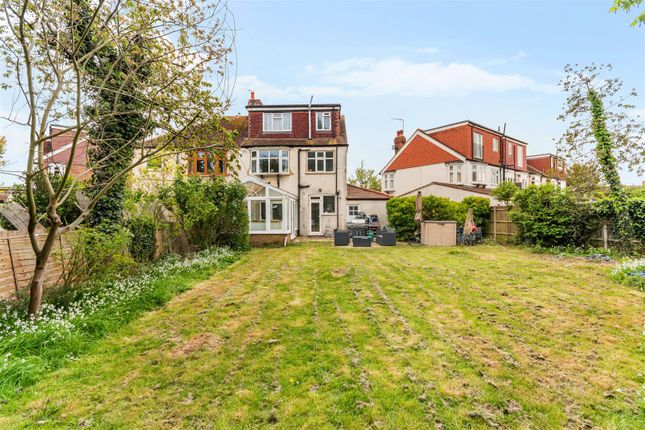 4 bed property, in Woodlands, £950,000