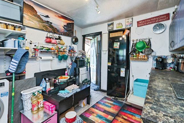 3 bed property, in Bull Lane, £239,000