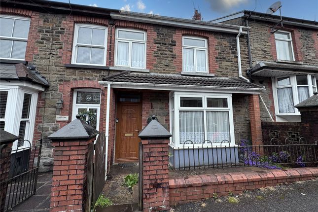 2 bed property, in St. Albans Road, £105,000