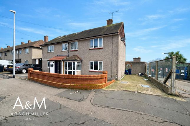 3 bed property, in Burrow Road, £450,000
