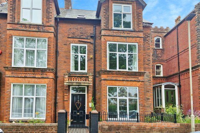 4 bed property, in Lonsdale Road, £385,000