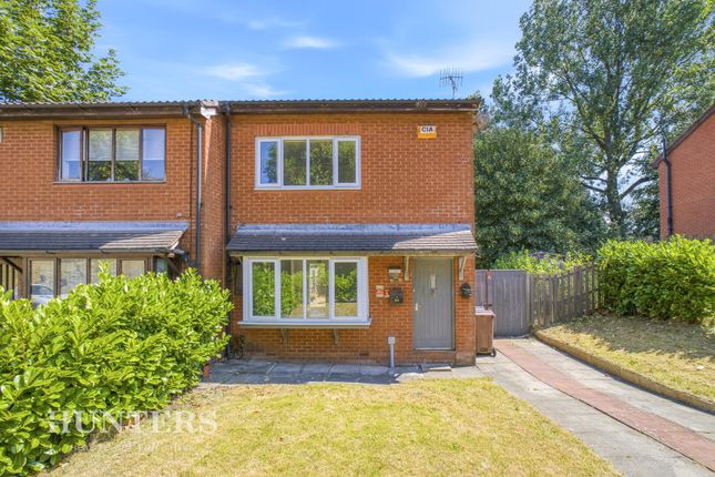 2 bed property, in Mortimer Street, £175,000