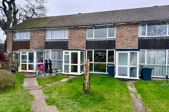 2 bed property, in Richmond Drive, £230,000