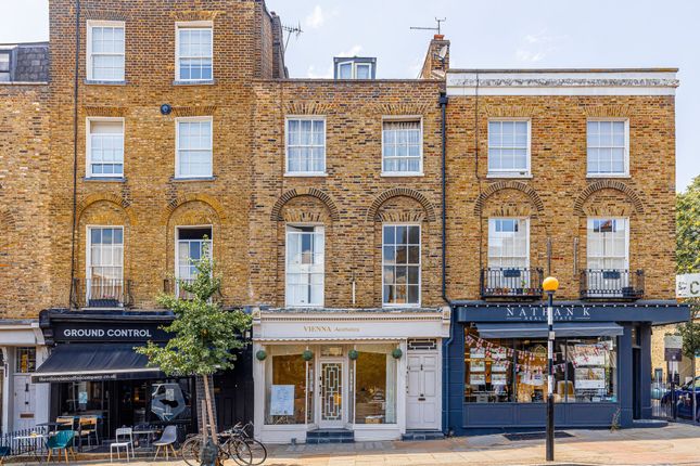 4 bed property, in Amwell Street, £2,300,000