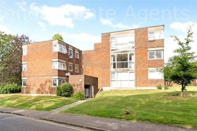 2 bed property, in Dormans Close, £330,000