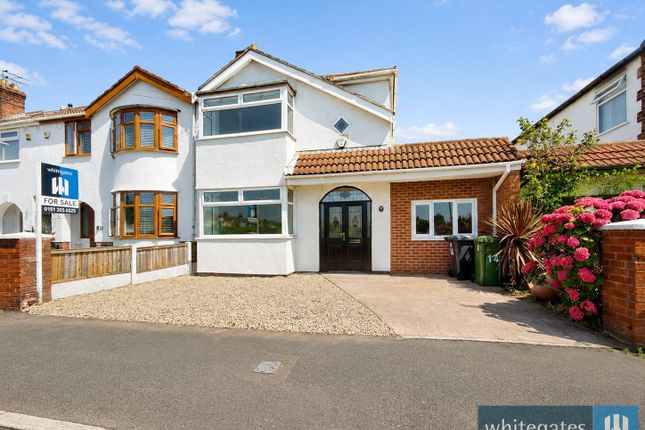 4 bed property, in Mead Avenue, £260,000