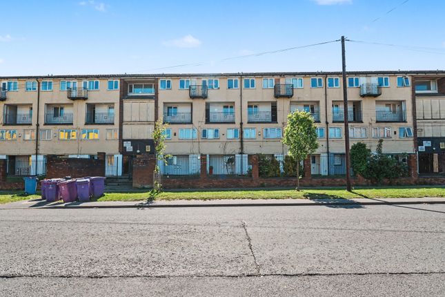 2 bed property, in Storrington Avenue, £30,000
