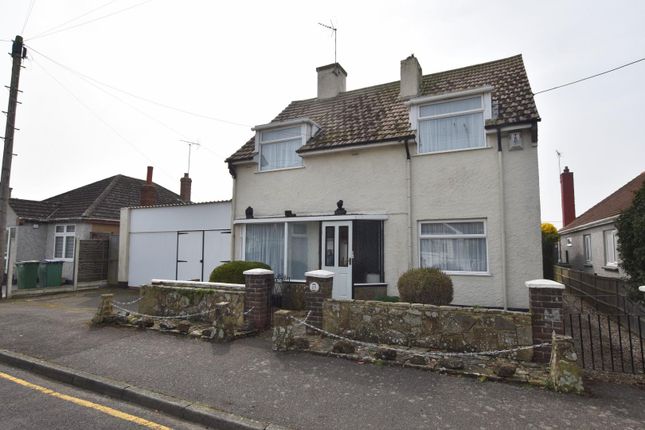 4 bed property, in Lyndhurst Road, £390,000