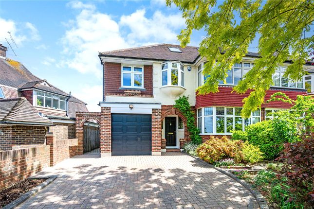4 bed property, in Downs Road, £835,000