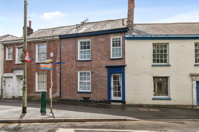 4 bed property, in St. Peter Street, £140,000