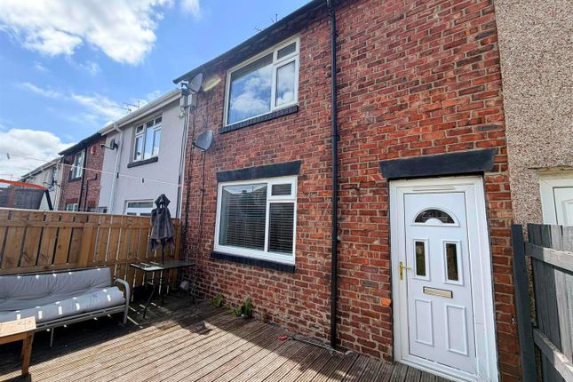 2 bed property, in Milton Avenue, £72,500