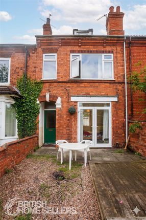 5 bed property, in Cranwell Street, £220,000