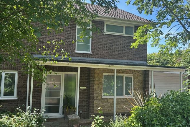 4 bed property, in The Willows, £495,000