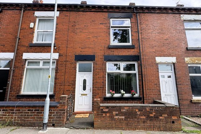 2 bed property, in Hamilton Street, £140,000