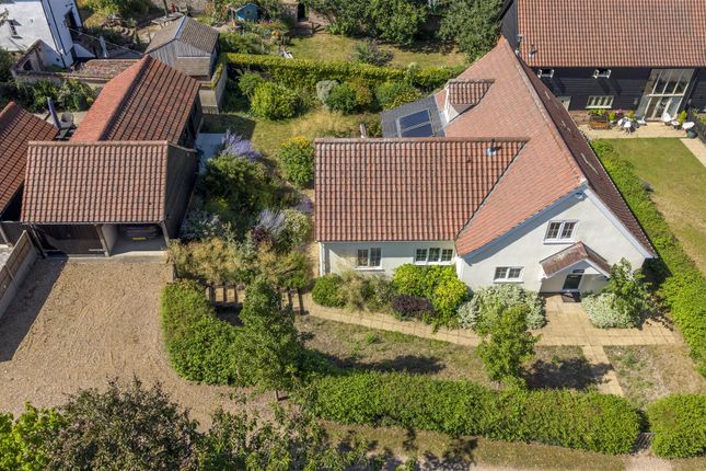4 bed property, in Maypole Meadow, £675,000