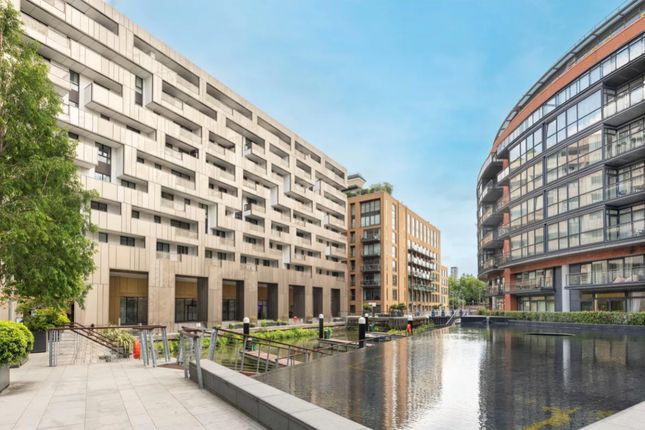 1 bed property, in Woods House, £575,000