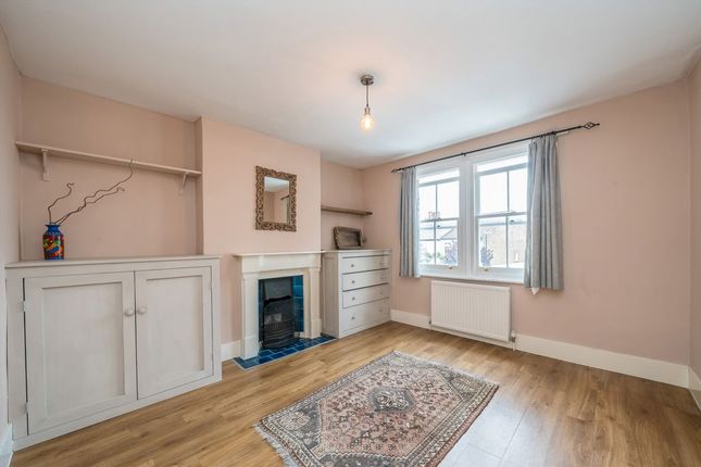 1 bed property, in Winchester Road, £349,950
