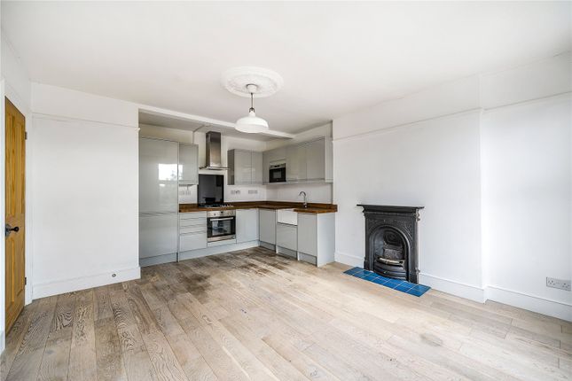 2 bed property, in Manor Road, £350,000