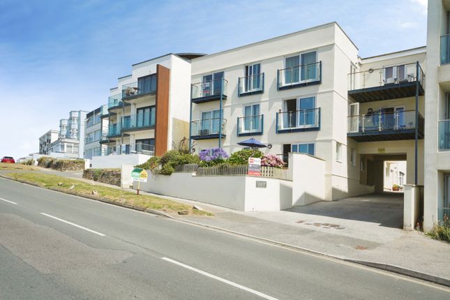 2 bed property, in Watergate Road, £220,000