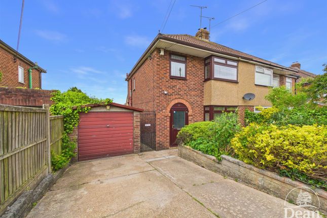 3 bed property, in Woodside Avenue, £280,000