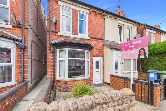 2 bed property, in Yorke Street, £130,000