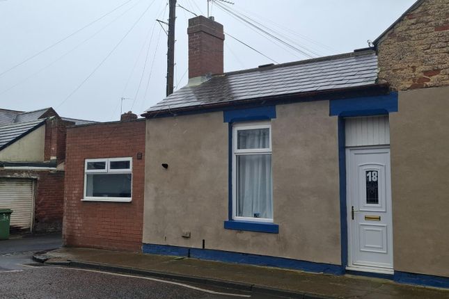 2 bed property, in Fuller Road, £46,000