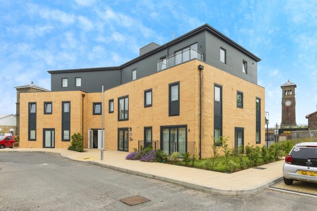 1 bed property, in Newtown Appartments, £210,000