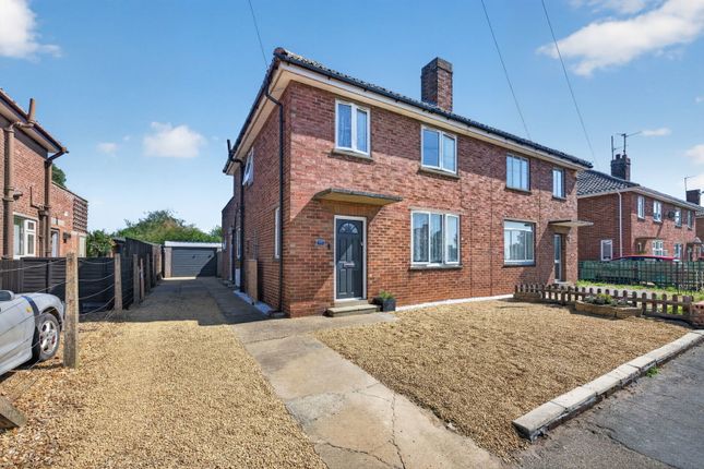 3 bed property, in Maple Grove, £250,000