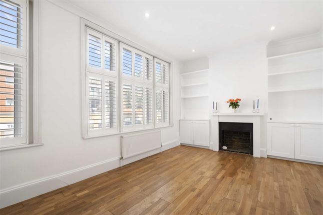 2 bed property, in Wandsworth Bridge Road, £500,000