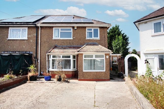 4 bed property, in Heol Powis, £375,000