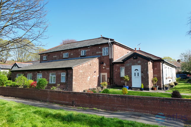 9 bed property, in Springwood Court, £700,000