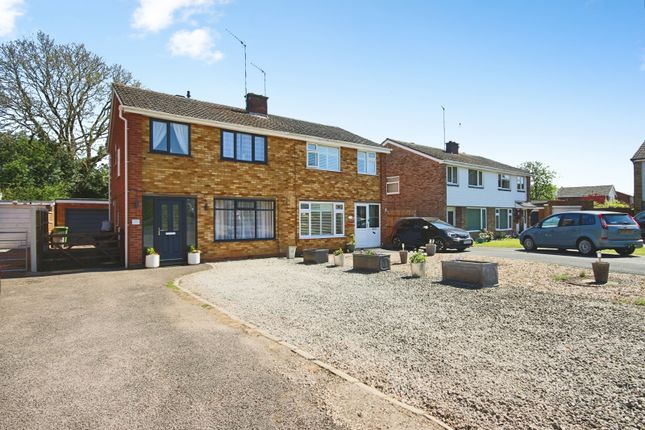3 bed property, in Box Close, £350,000