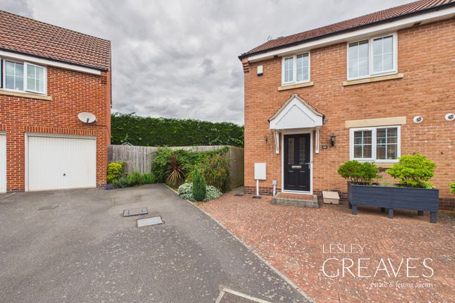 3 bed property, in Clovelly Drive, £325,000