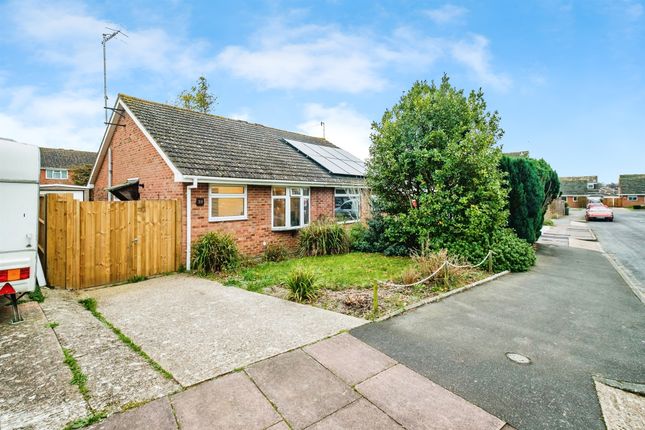 2 bed property, in Halifax Drive, £280,000