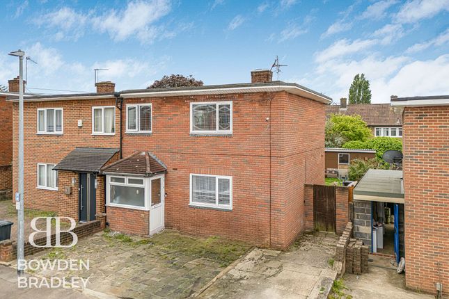 3 bed property, in Brocket Way, £450,000