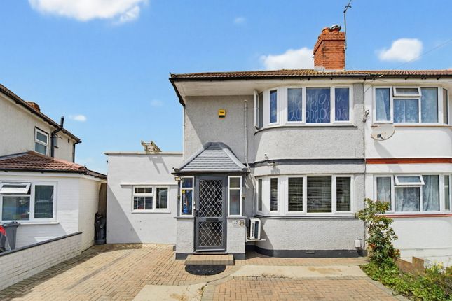 3 bed property, in Richmond Avenue, £549,950