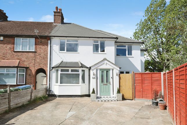4 bed property, in Bushey Mill Crescent, £700,000