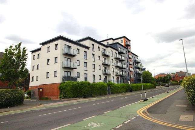 2 bed property, in The Quadrant, £135,000