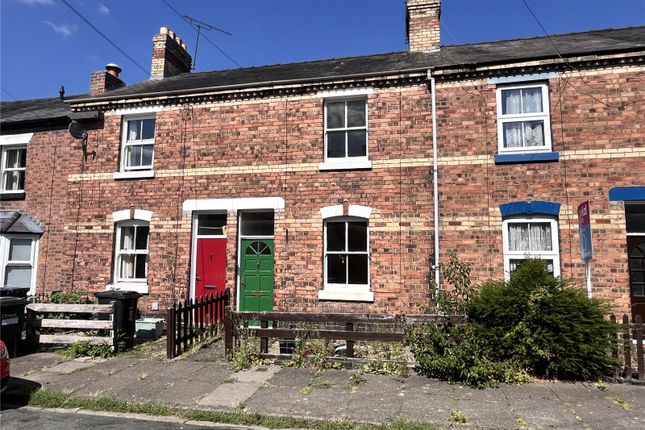 2 bed property, in Spa Street, £175,000